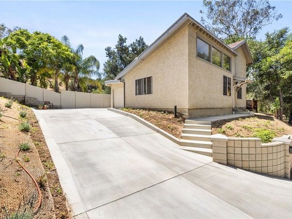 20914 Pilar Road , Woodland Hills, CA 91364