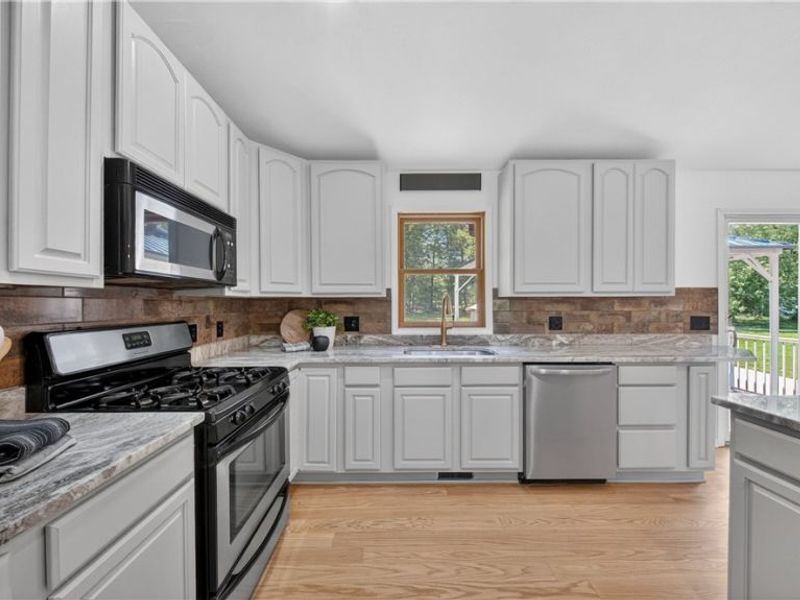 10142 Hillcrest Road, Kirtland, OH 44094 Photo 13