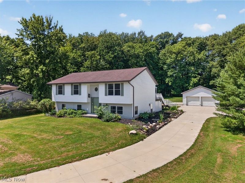10142 Hillcrest Road, Kirtland, OH 44094 Photo 2