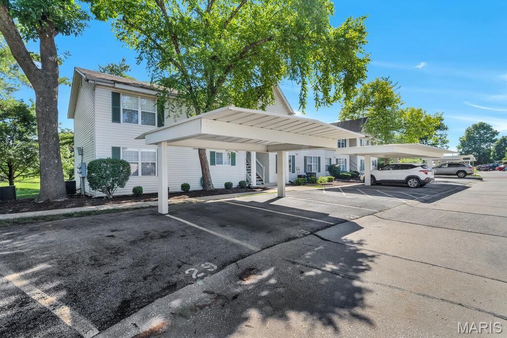 27 Sugarwood Court , Unit 1, Saint Peters, MO 63376 Main Photo