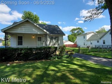 27096 Hampden Street, Madison Heights, MI 48071