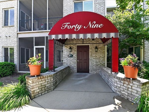 49 Cherokee Circle, Unit 101, Madison, WI 53704