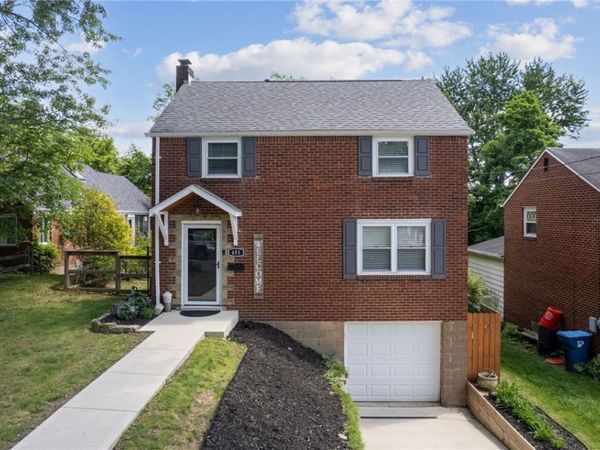 451 Lee Dr , Pittsburgh, PA 15235