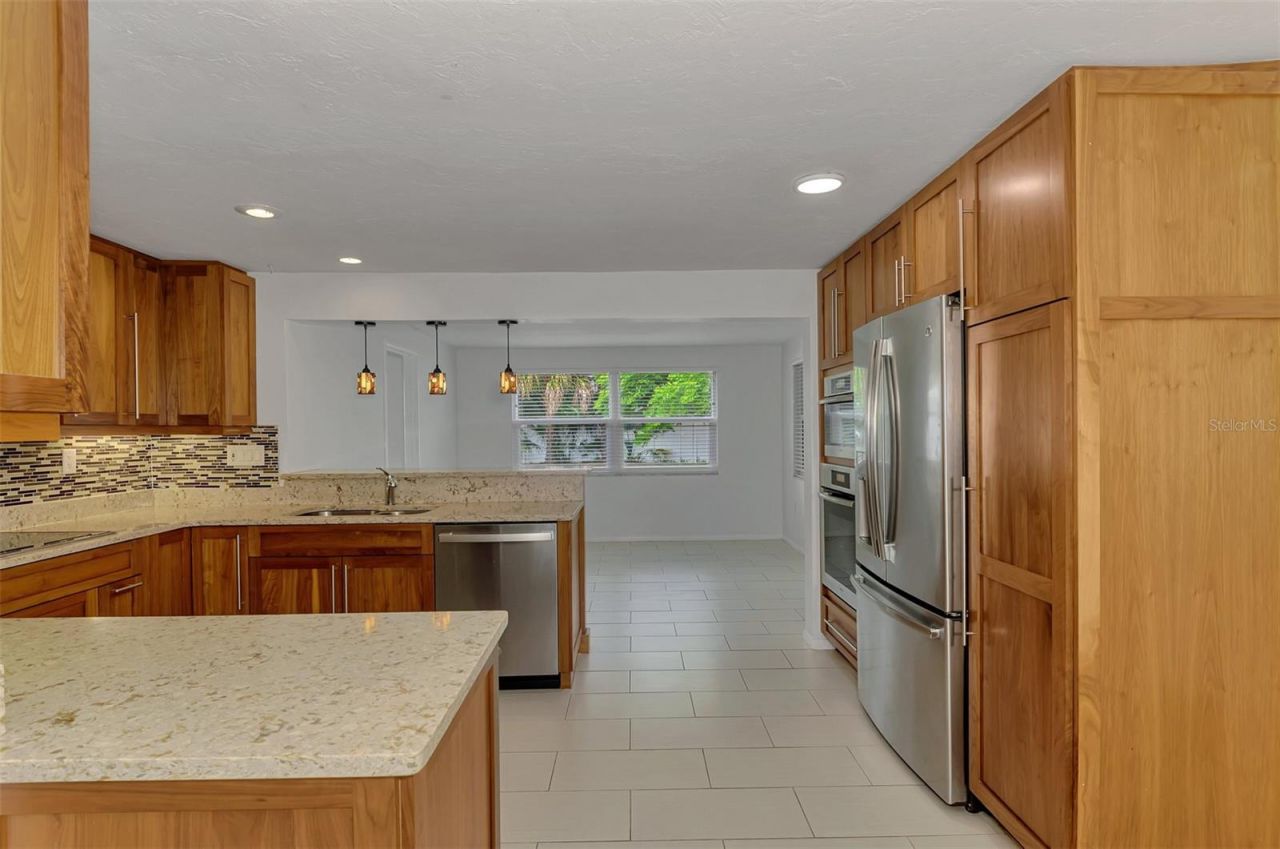1110 Carmella Circle, Sarasota, FL 34243 Photo