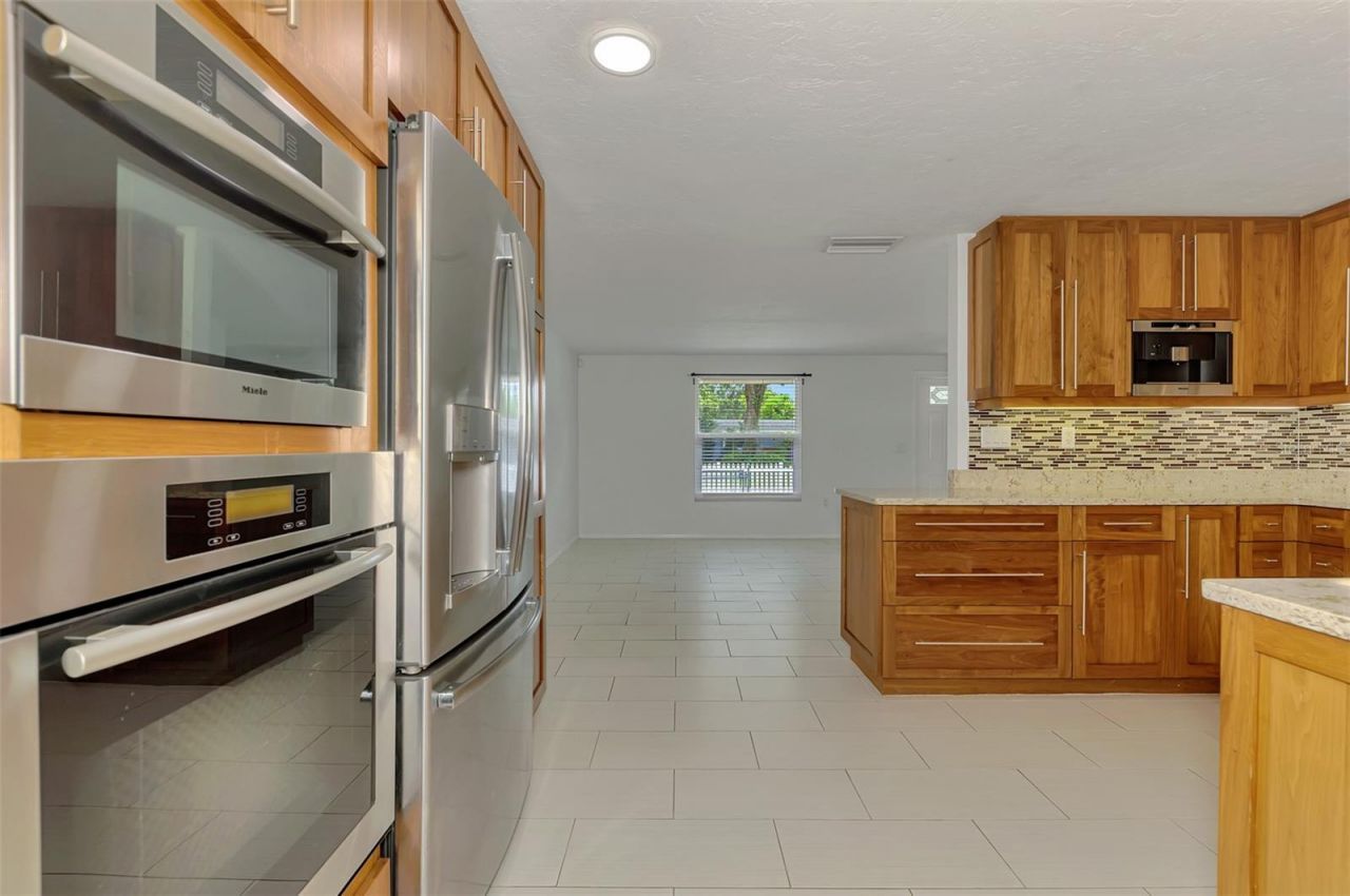 1110 Carmella Circle, Sarasota, FL 34243 Photo