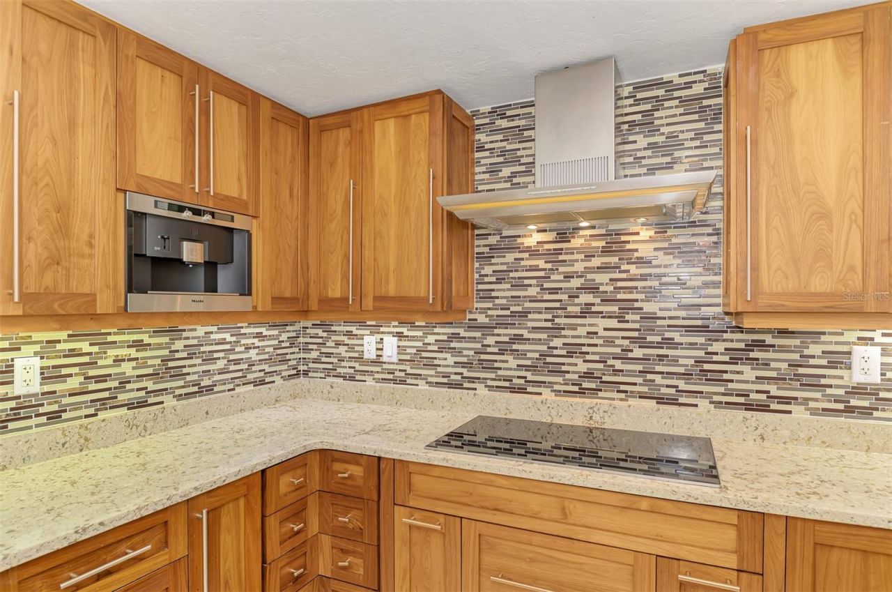 1110 Carmella Circle, Sarasota, FL 34243 Photo