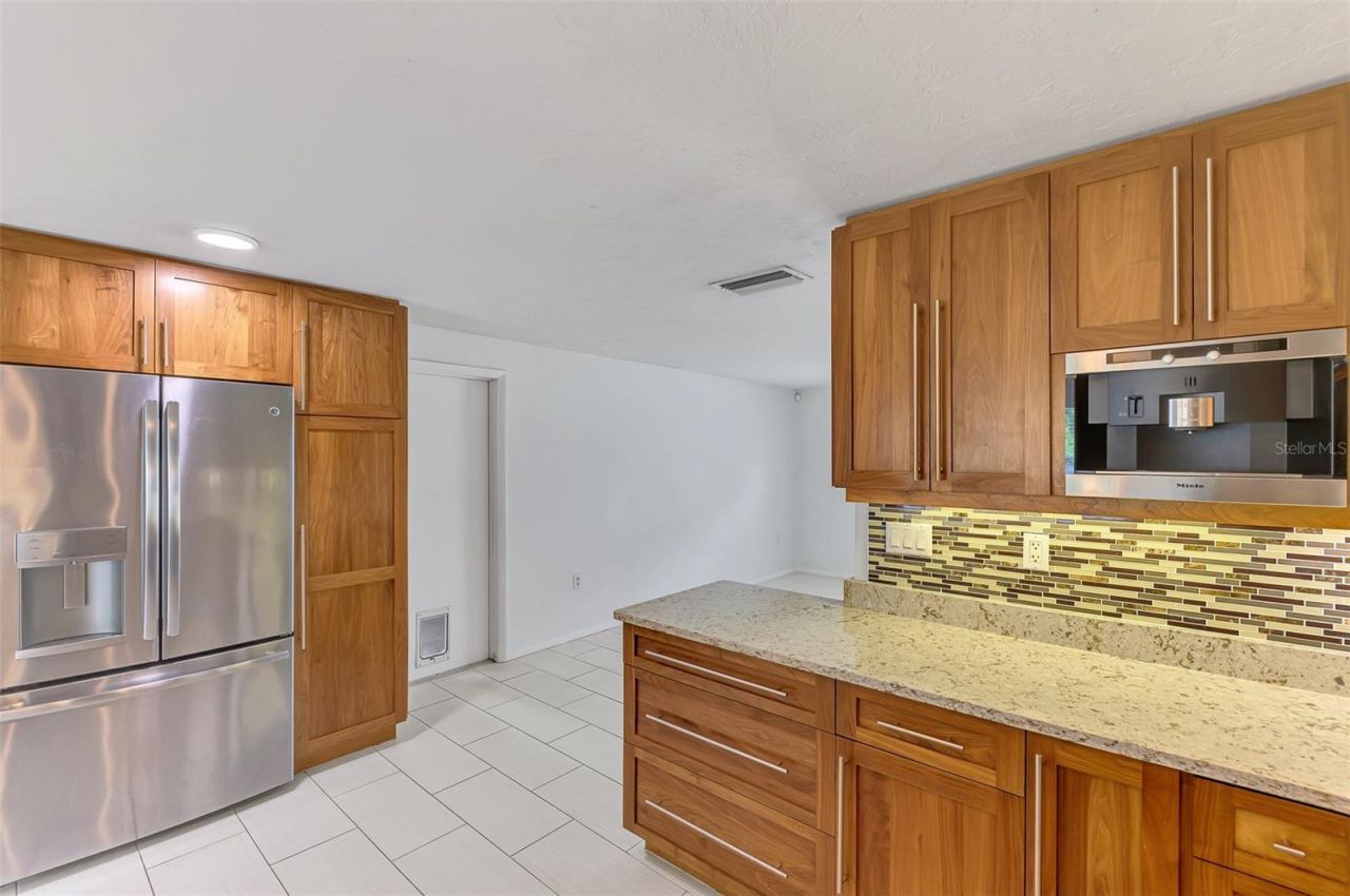 1110 Carmella Circle, Sarasota, FL 34243 Photo
