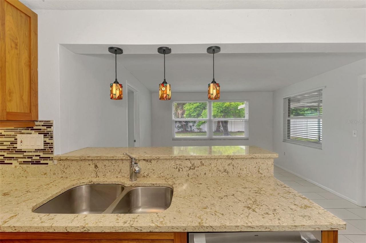 1110 Carmella Circle, Sarasota, FL 34243 Photo