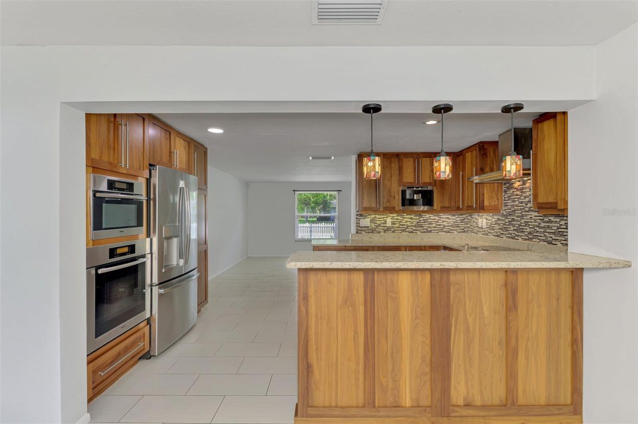 1110 Carmella Circle, Sarasota, FL 34243 Photo