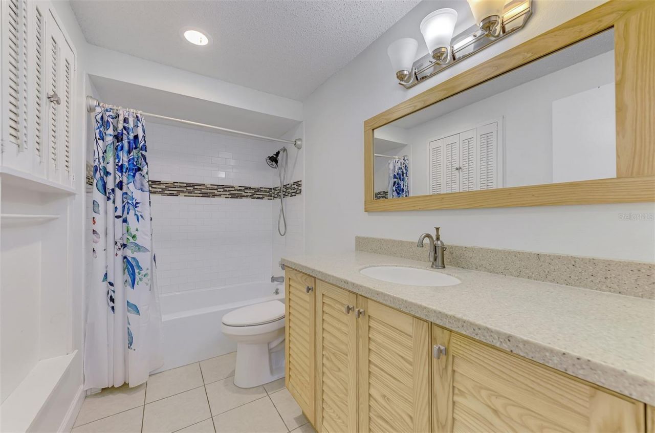 1110 Carmella Circle, Sarasota, FL 34243 Photo