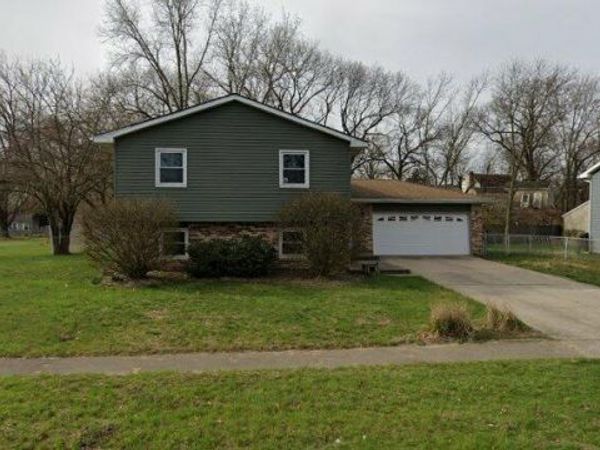 209 Lincoln Avenue , Hobart, IN 46342