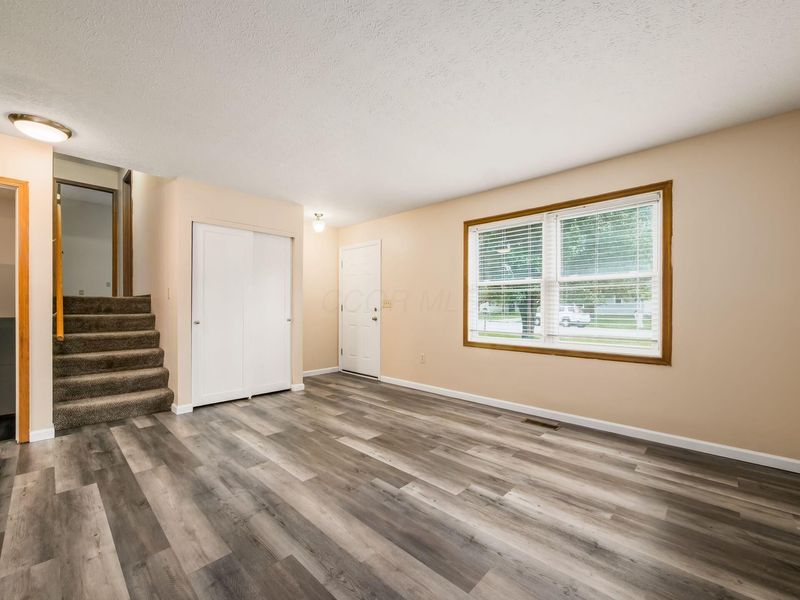 2479 Willow View Court, Grove City, OH 43123 Photo 3