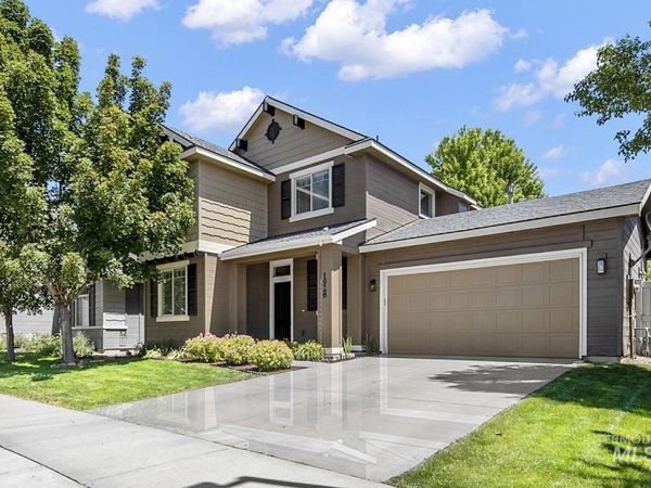 1928 Ridge Way, Middleton, ID 83644