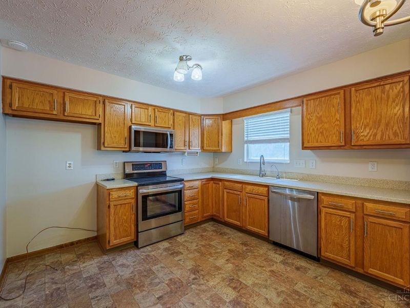 6559 Vonnie Vale Court, Fairfield Twp, OH 45011 Photo 12