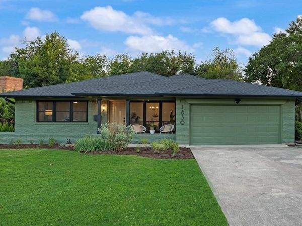 1650 Macmanus Drive , Dallas, TX 75228