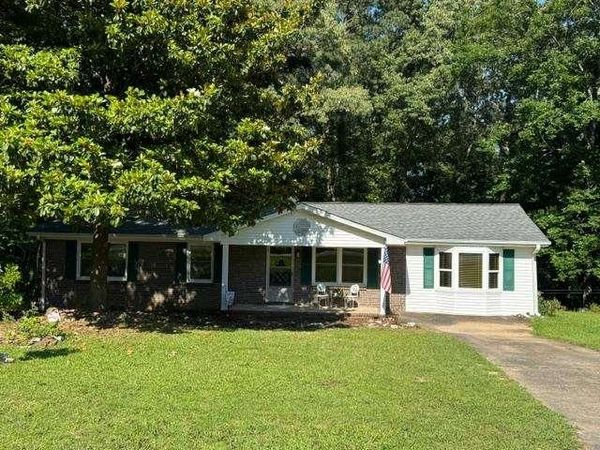 131 Berry Road , Cedartown, GA 30125