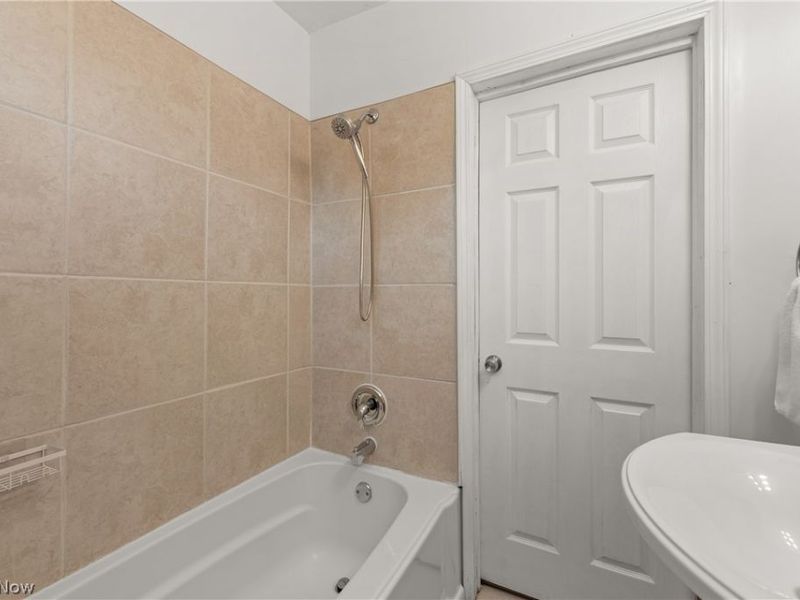 1395 Delia Avenue, Akron, OH 44320 Photo 30