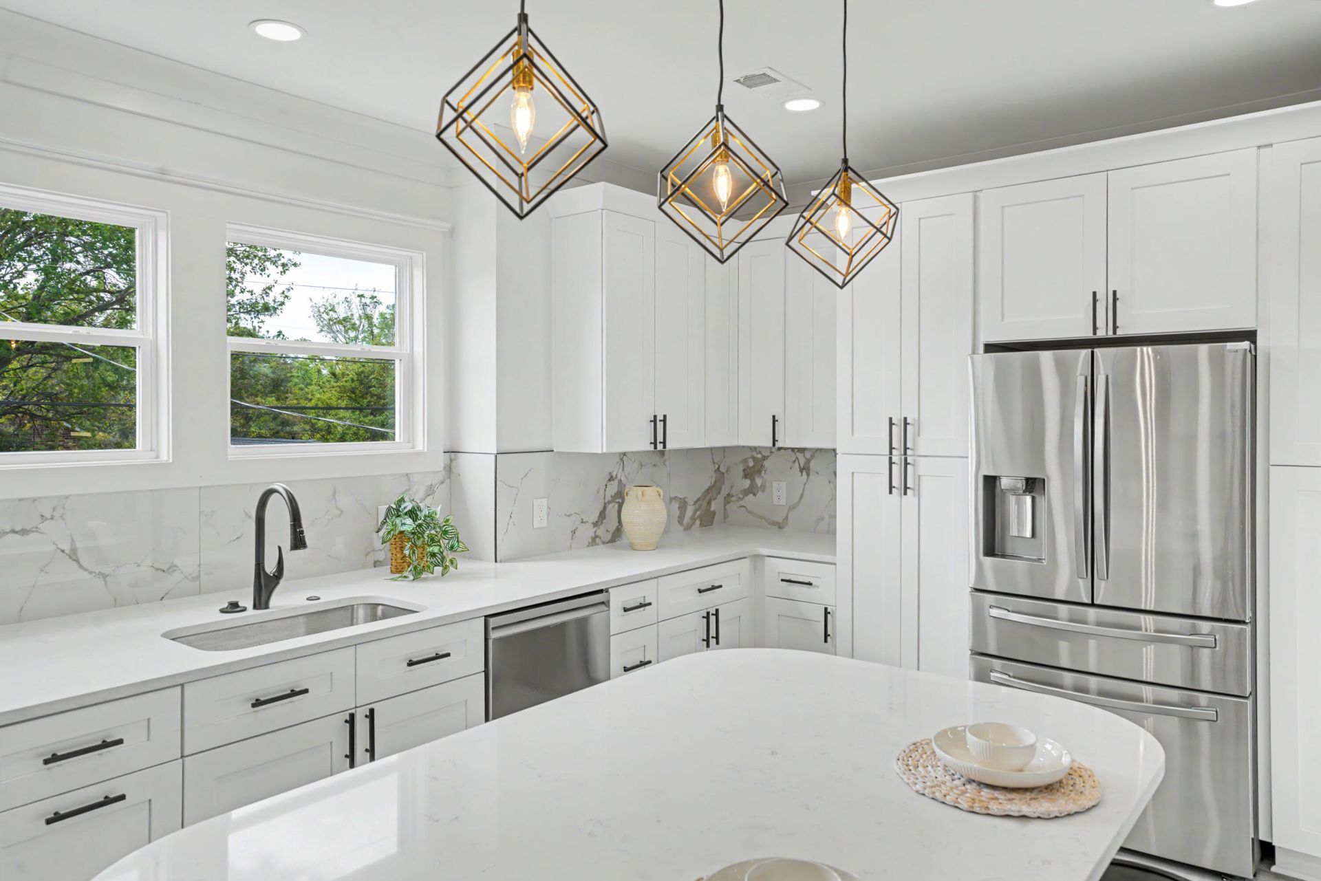 2014 Comstock Avenue Photo 11