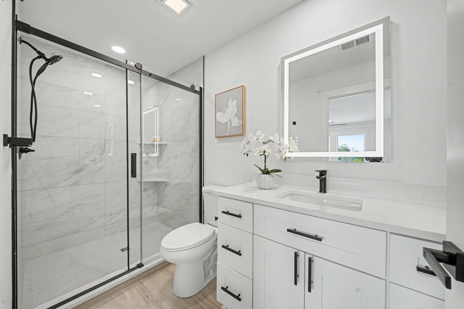 2014 Comstock Avenue Photo 17