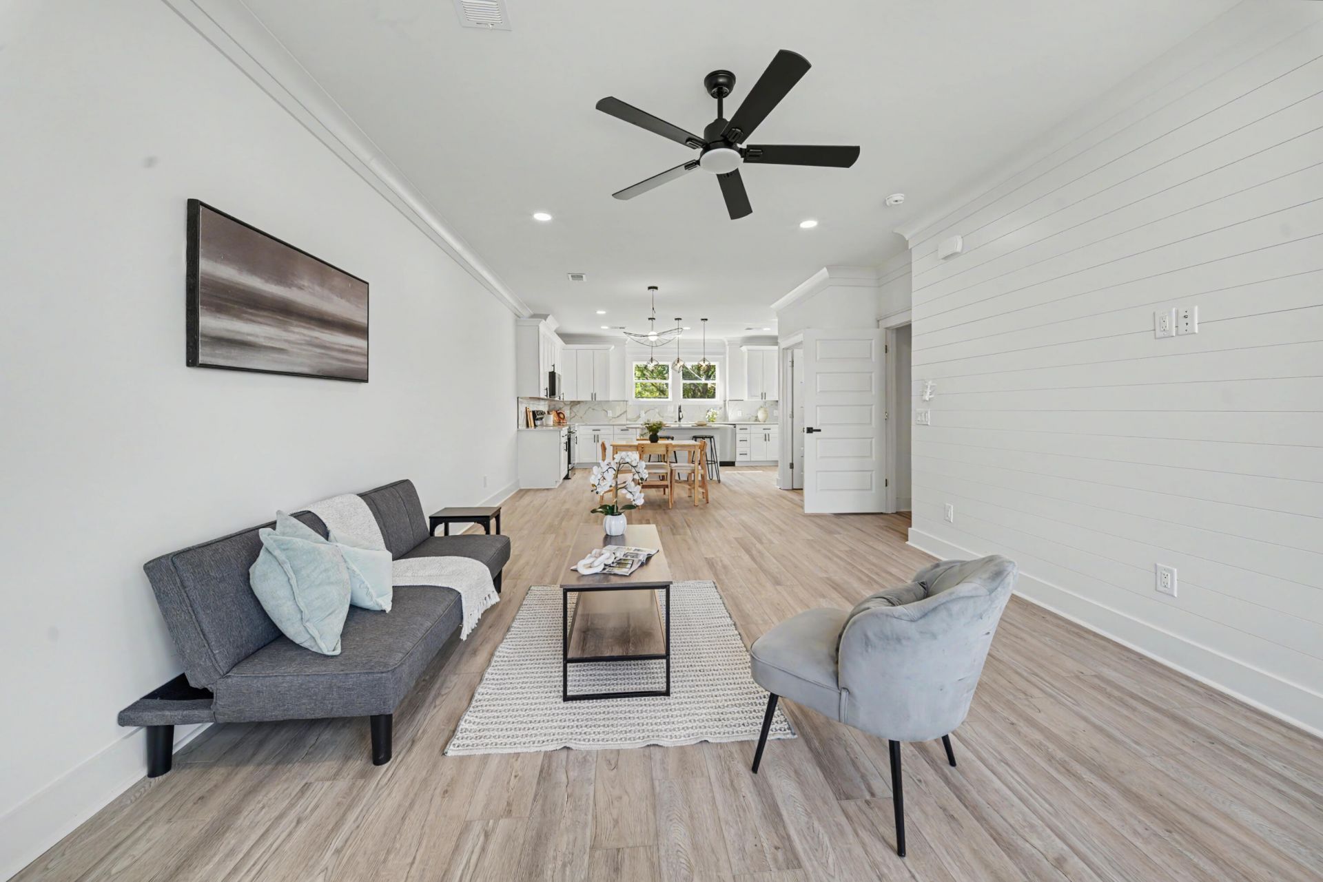 2014 Comstock Avenue Photo 5