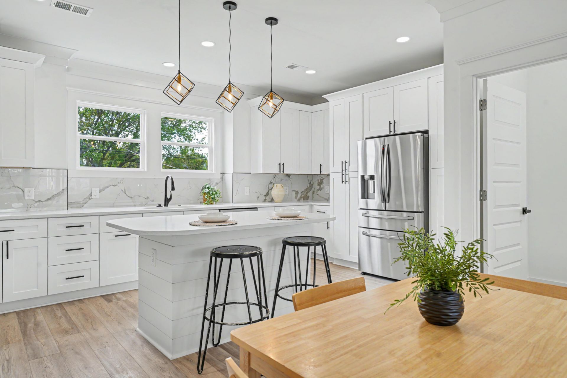 2014 Comstock Avenue Photo 8