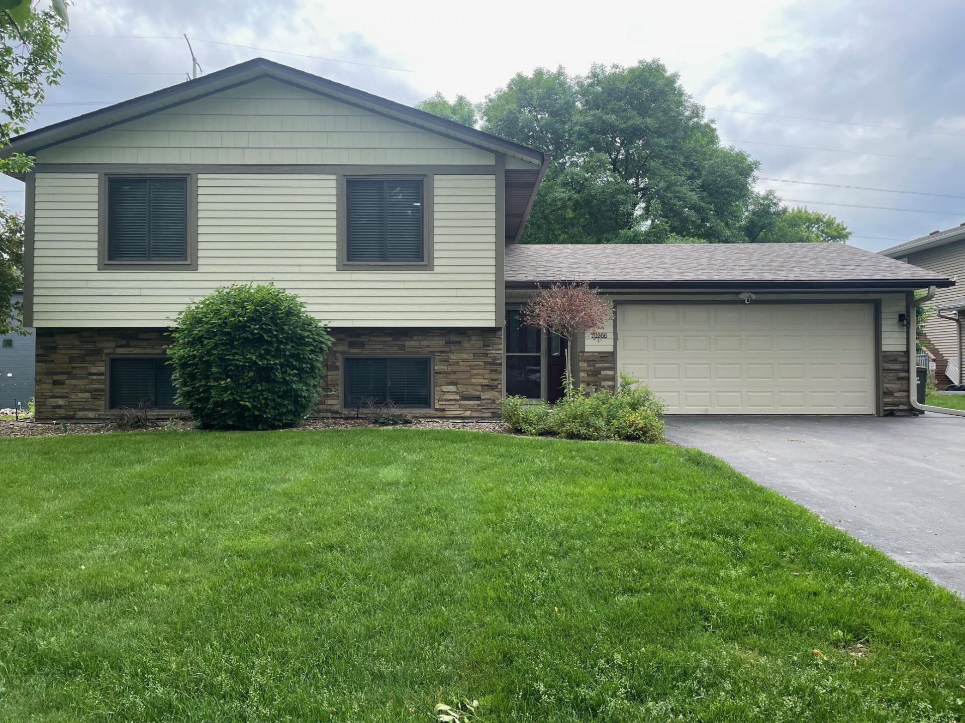 10366 Concord Drive , Eden Prairie, MN 55347