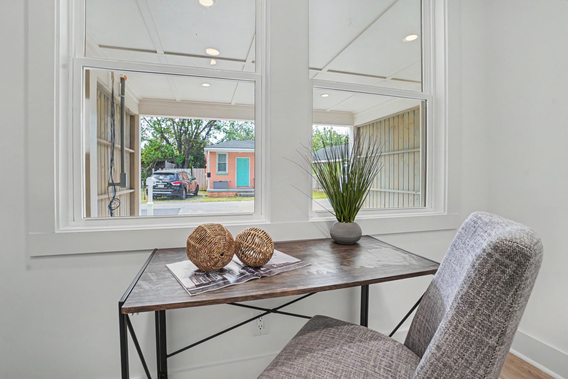 2016 Comstock Avenue Photo 16