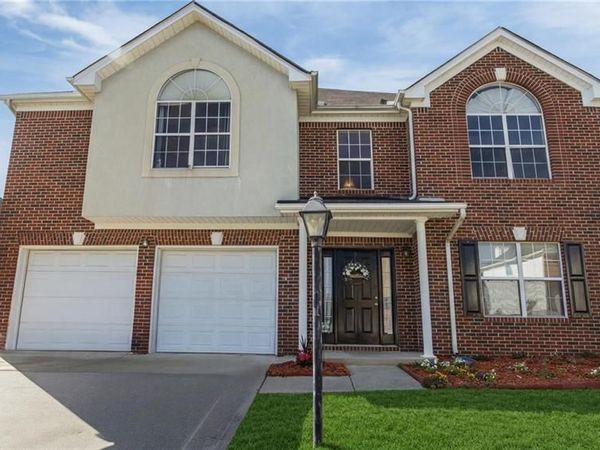 2579 Pierce Circle , Snellville, GA 30078