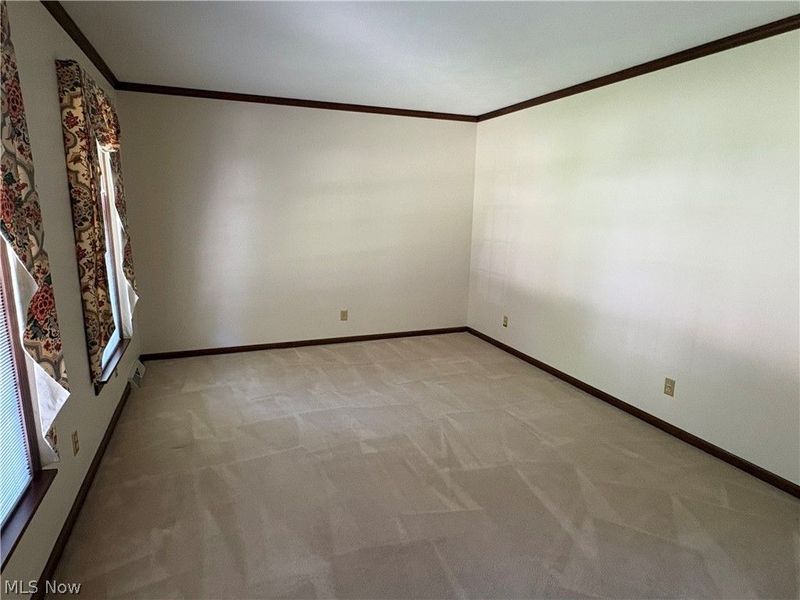133 Southdale Boulevard, Cortland, OH 44410 Photo 6
