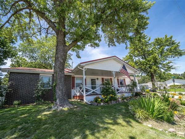 1525 McCutchen Road , Rolla, MO 65401