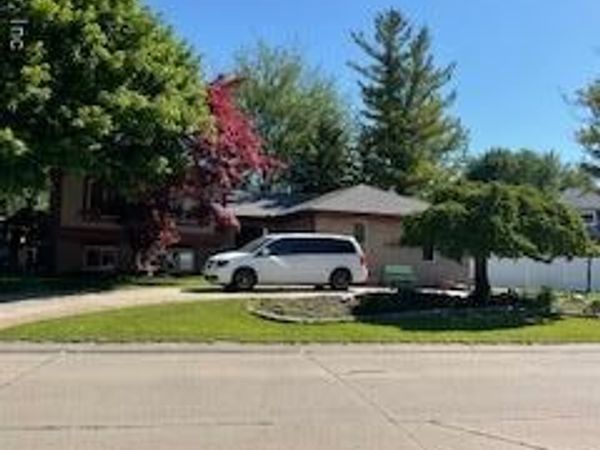 39480 Baroque Boulevard, Clinton Twp, MI 48038