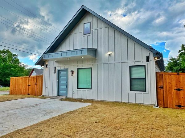 2916 Hemphill Street , Greenville, TX 75401