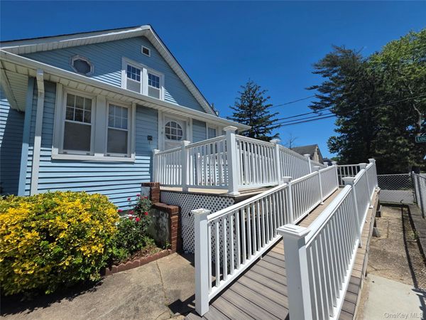 95 28th Street , Copiague, NY 11726