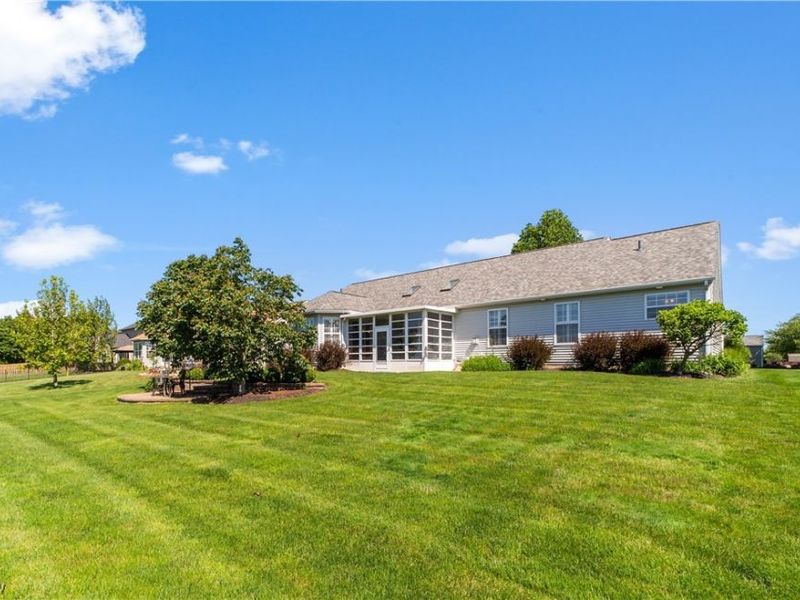 38323 Springdale Drive, North Ridgeville, OH 44039 Photo 2