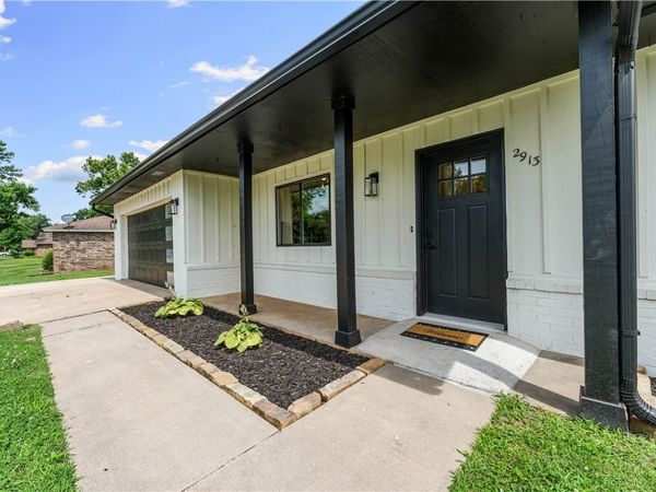 2913 Parkwood Drive, Rogers, AR 72756