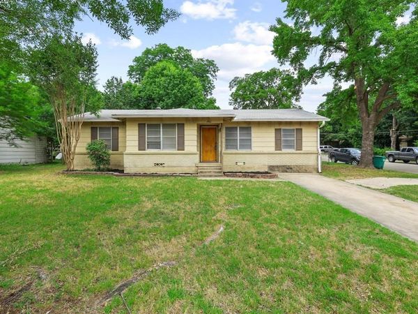 1402 Knight Street, Denton, TX 76205