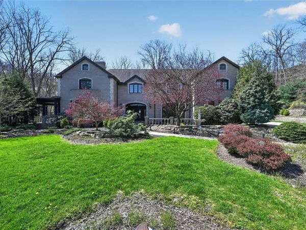 105 Lantern Cir , Canonsburg, PA 15317