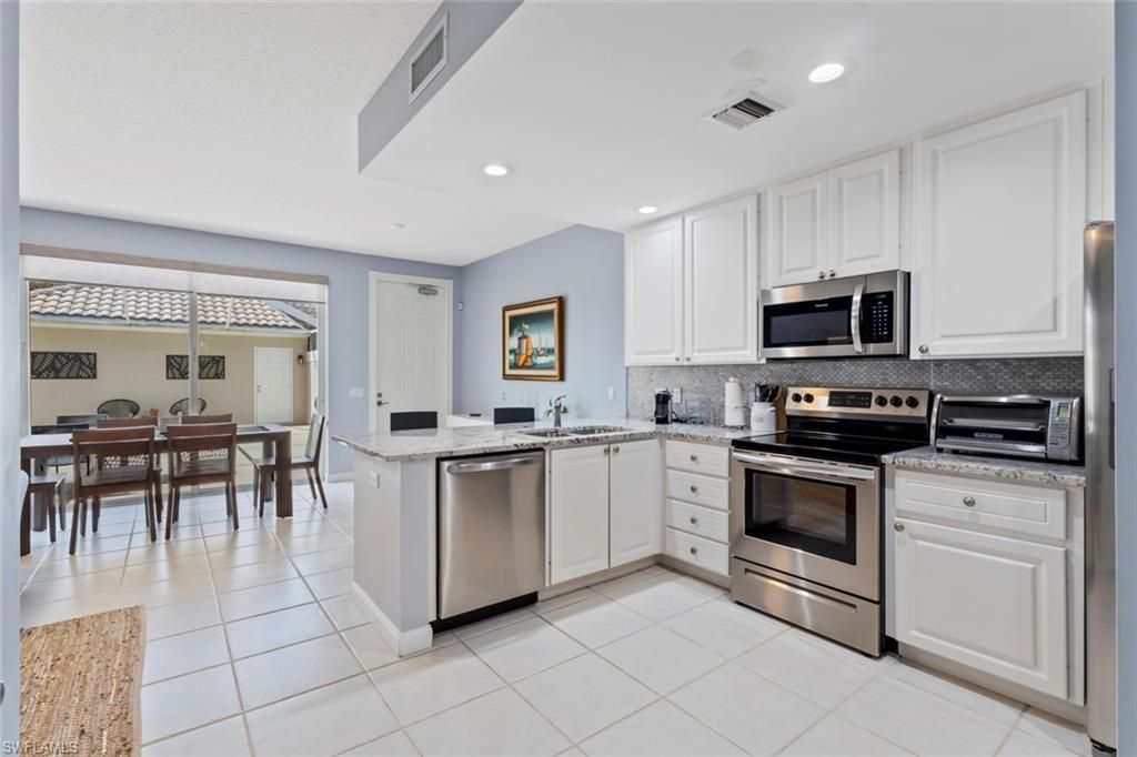 6112 Towncenter Cir, Naples, FL 34119 Photo