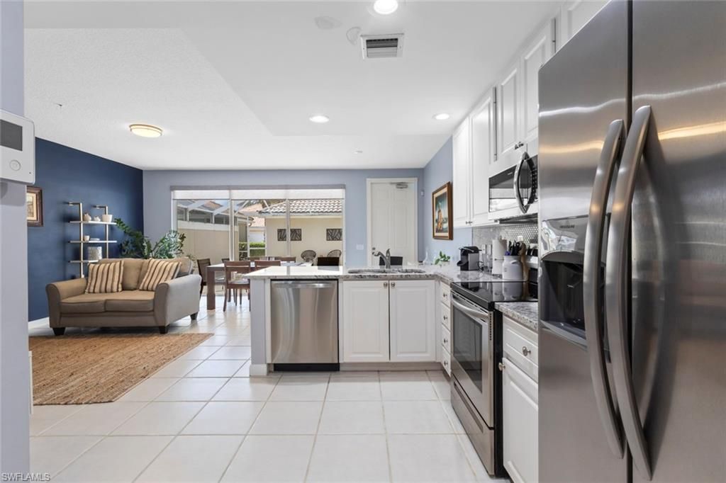 6112 Towncenter Cir, Naples, FL 34119 Photo
