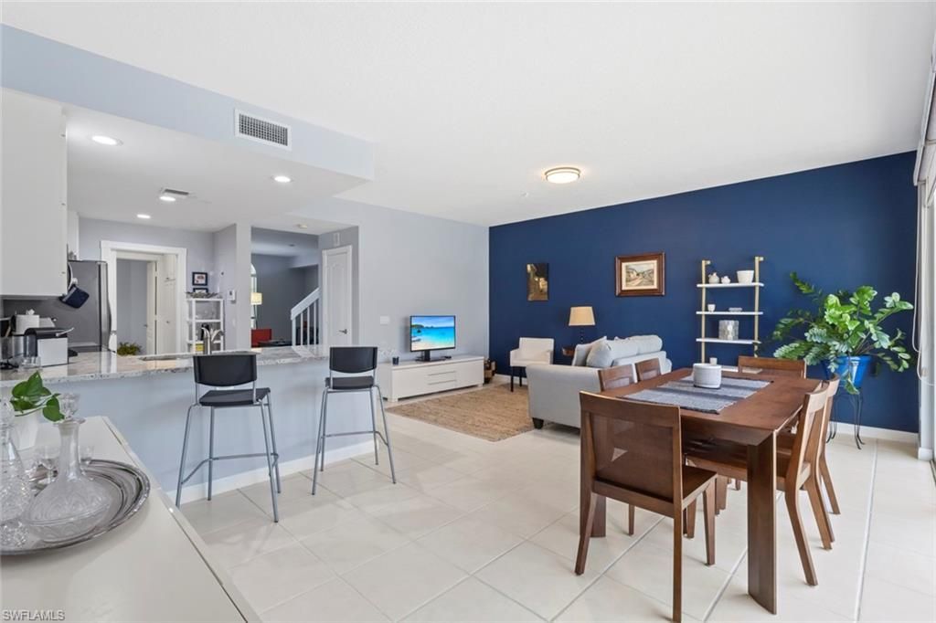 6112 Towncenter Cir, Naples, FL 34119 Photo
