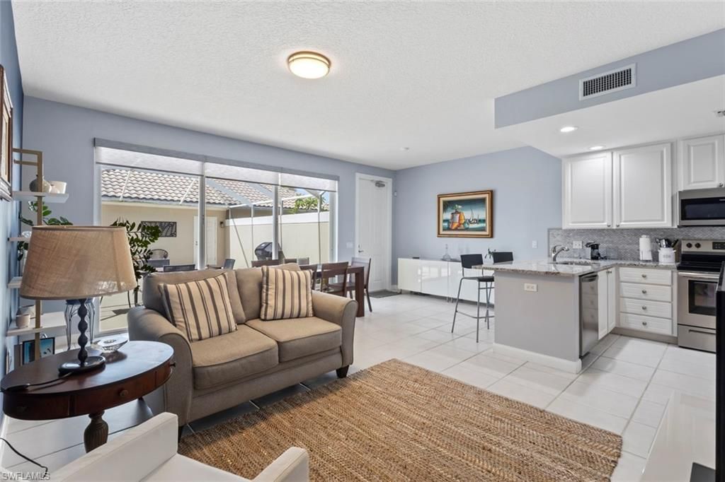 6112 Towncenter Cir, Naples, FL 34119 Photo