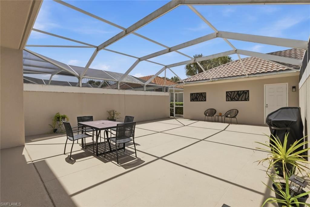6112 Towncenter Cir, Naples, FL 34119 Photo