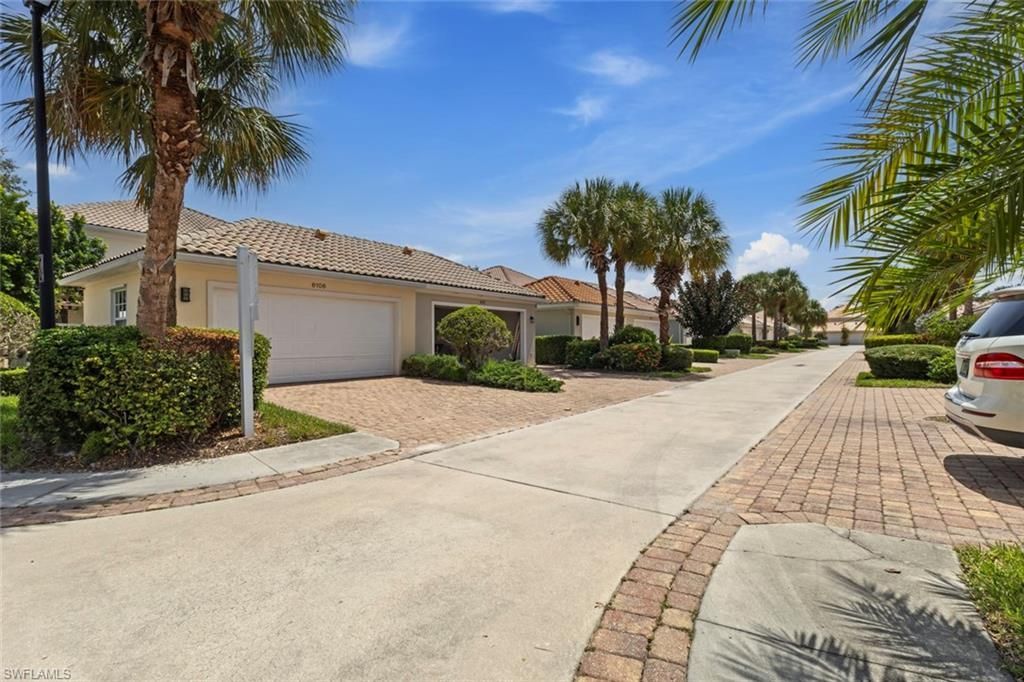 6112 Towncenter Cir, Naples, FL 34119 Photo