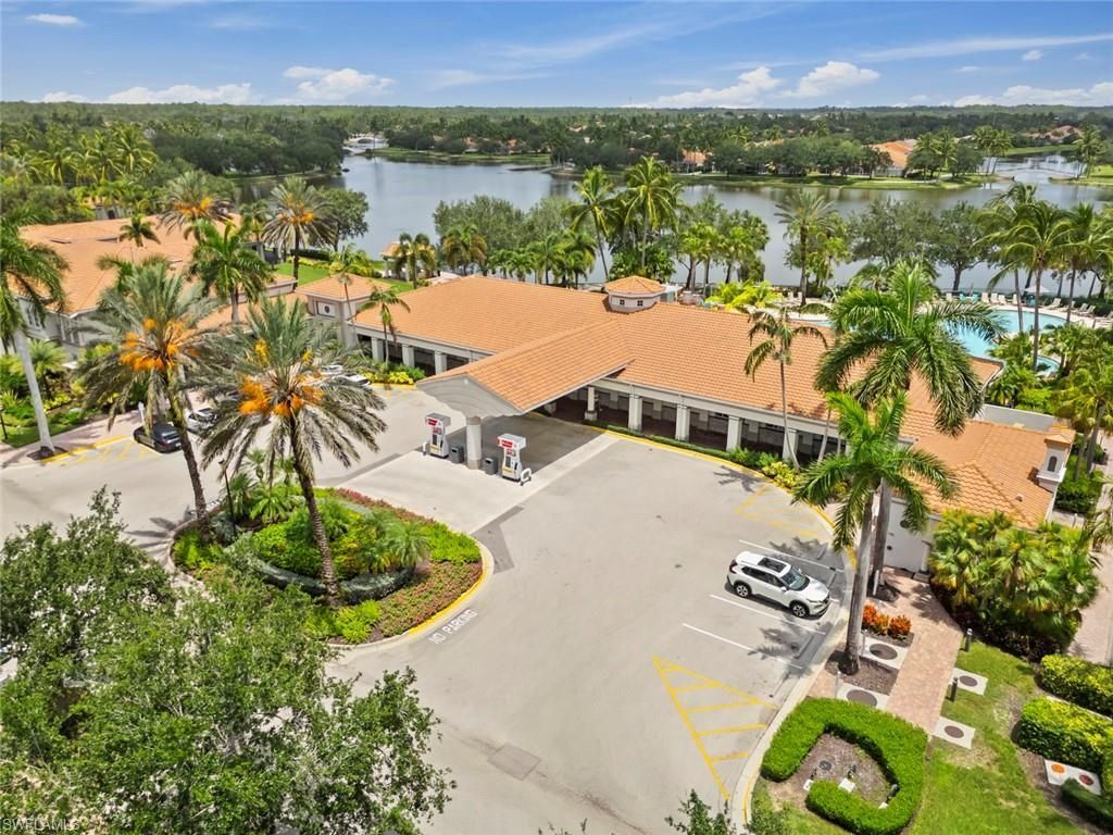 6112 Towncenter Cir, Naples, FL 34119 Photo