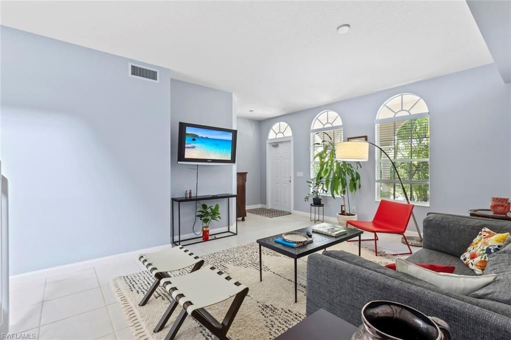 6112 Towncenter Cir, Naples, FL 34119 Photo