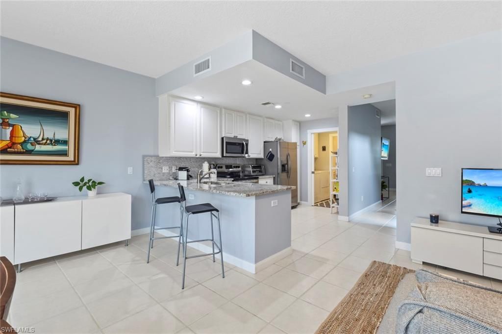 6112 Towncenter Cir, Naples, FL 34119 Photo