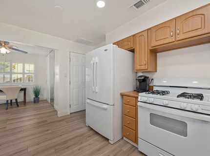 6039 Mcmahon Dr, Sacramento, CA 95824 Photo