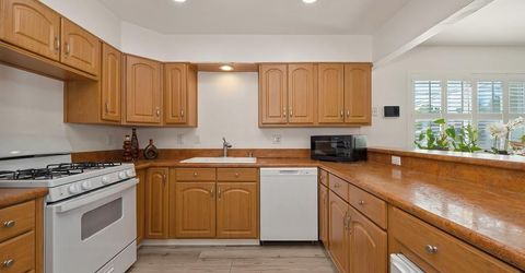 6039 Mcmahon Dr, Sacramento, CA 95824 Photo