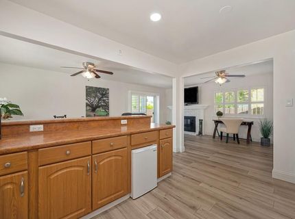 6039 Mcmahon Dr, Sacramento, CA 95824 Photo