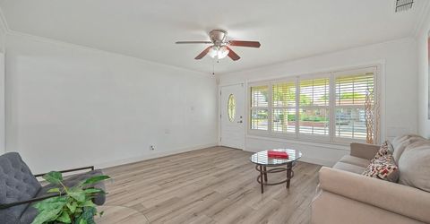 6039 Mcmahon Dr, Sacramento, CA 95824 Photo